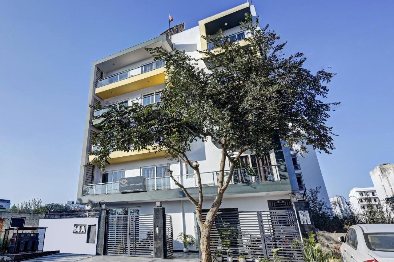 גורגאון Super Townhouse Tipsyy Near Bestech Central Square Mall מראה חיצוני תמונה