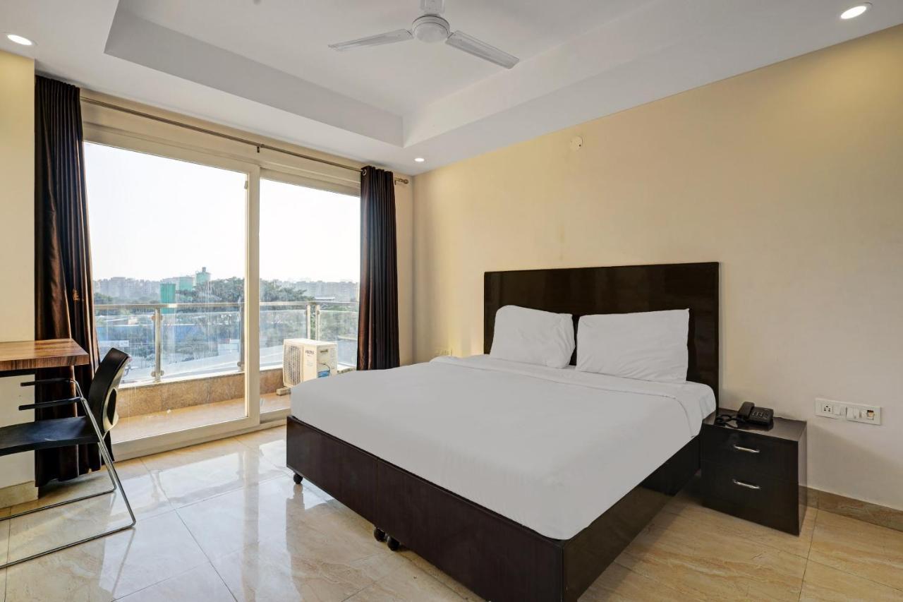 גורגאון Super Townhouse Tipsyy Near Bestech Central Square Mall מראה חיצוני תמונה