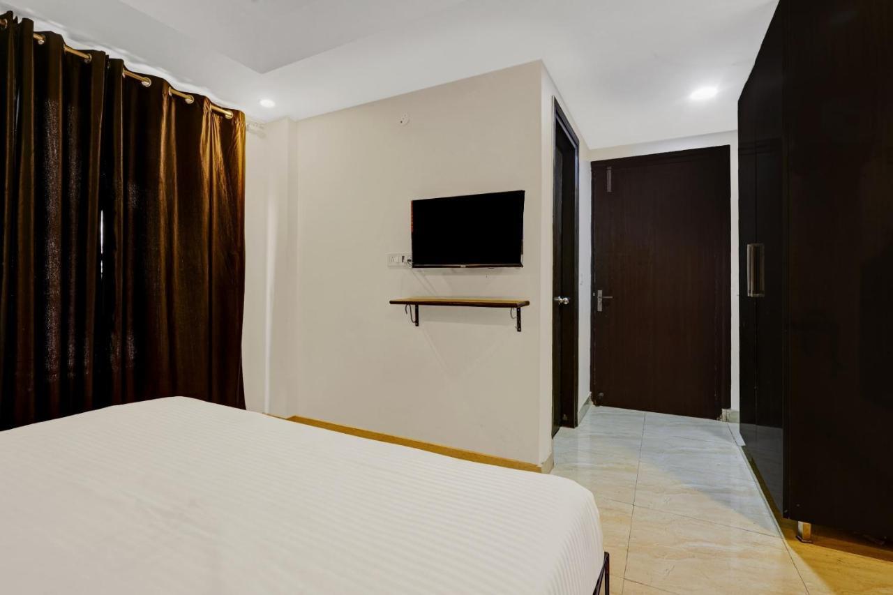 גורגאון Super Townhouse Tipsyy Near Bestech Central Square Mall מראה חיצוני תמונה