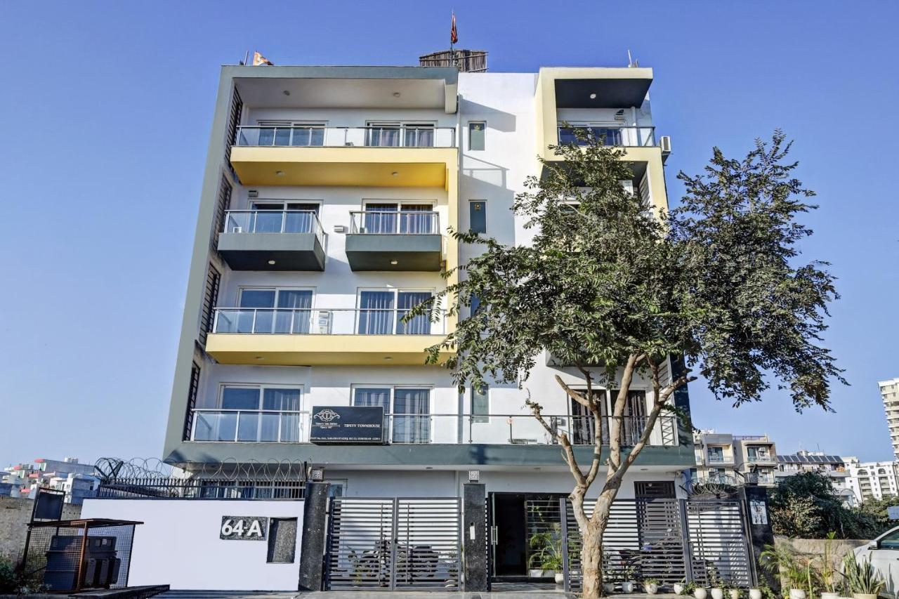 גורגאון Super Townhouse Tipsyy Near Bestech Central Square Mall מראה חיצוני תמונה