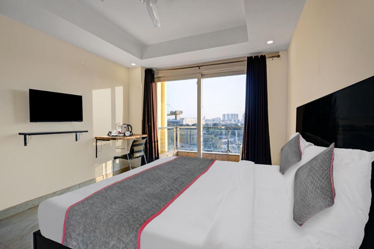 גורגאון Super Townhouse Tipsyy Near Bestech Central Square Mall מראה חיצוני תמונה
