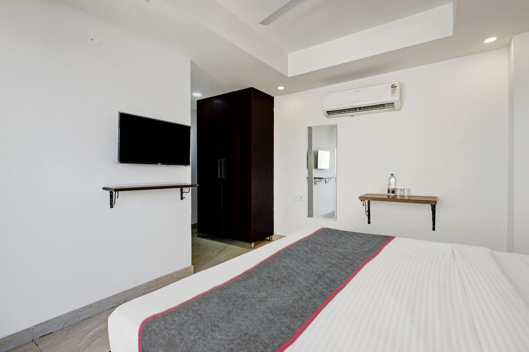 גורגאון Super Townhouse Tipsyy Near Bestech Central Square Mall מראה חיצוני תמונה
