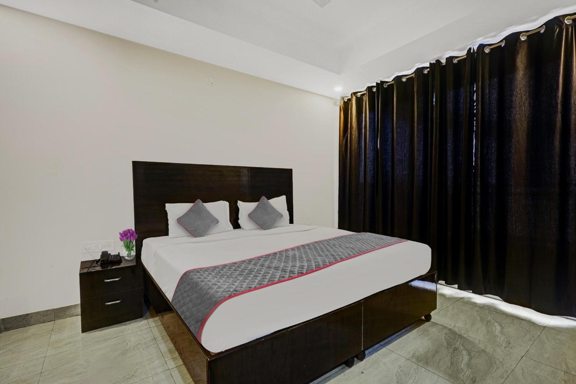 גורגאון Super Townhouse Tipsyy Near Bestech Central Square Mall מראה חיצוני תמונה