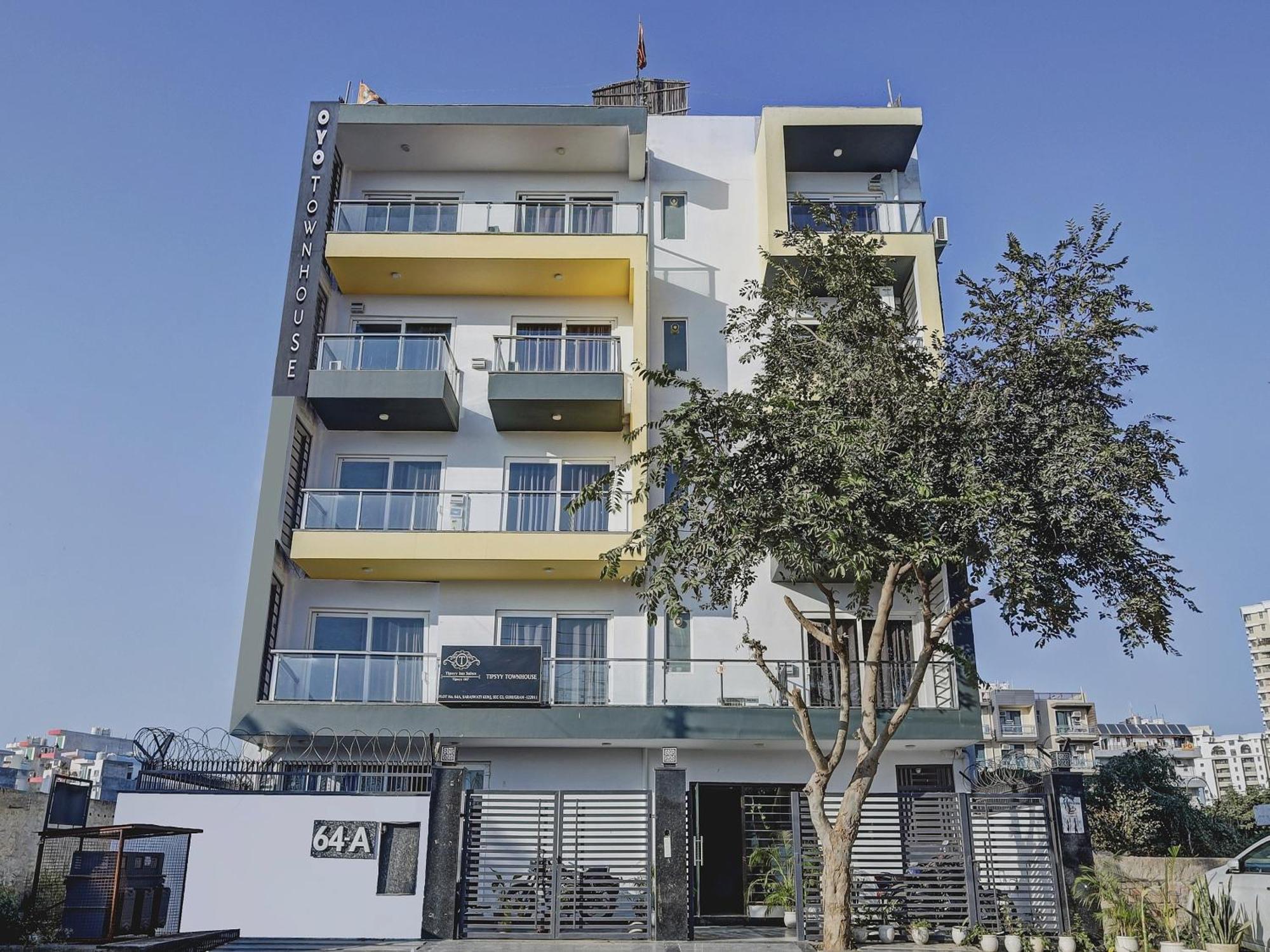 גורגאון Super Townhouse Tipsyy Near Bestech Central Square Mall מראה חיצוני תמונה