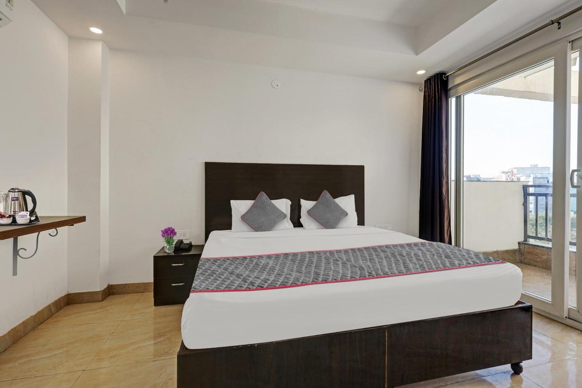גורגאון Super Townhouse Tipsyy Near Bestech Central Square Mall מראה חיצוני תמונה