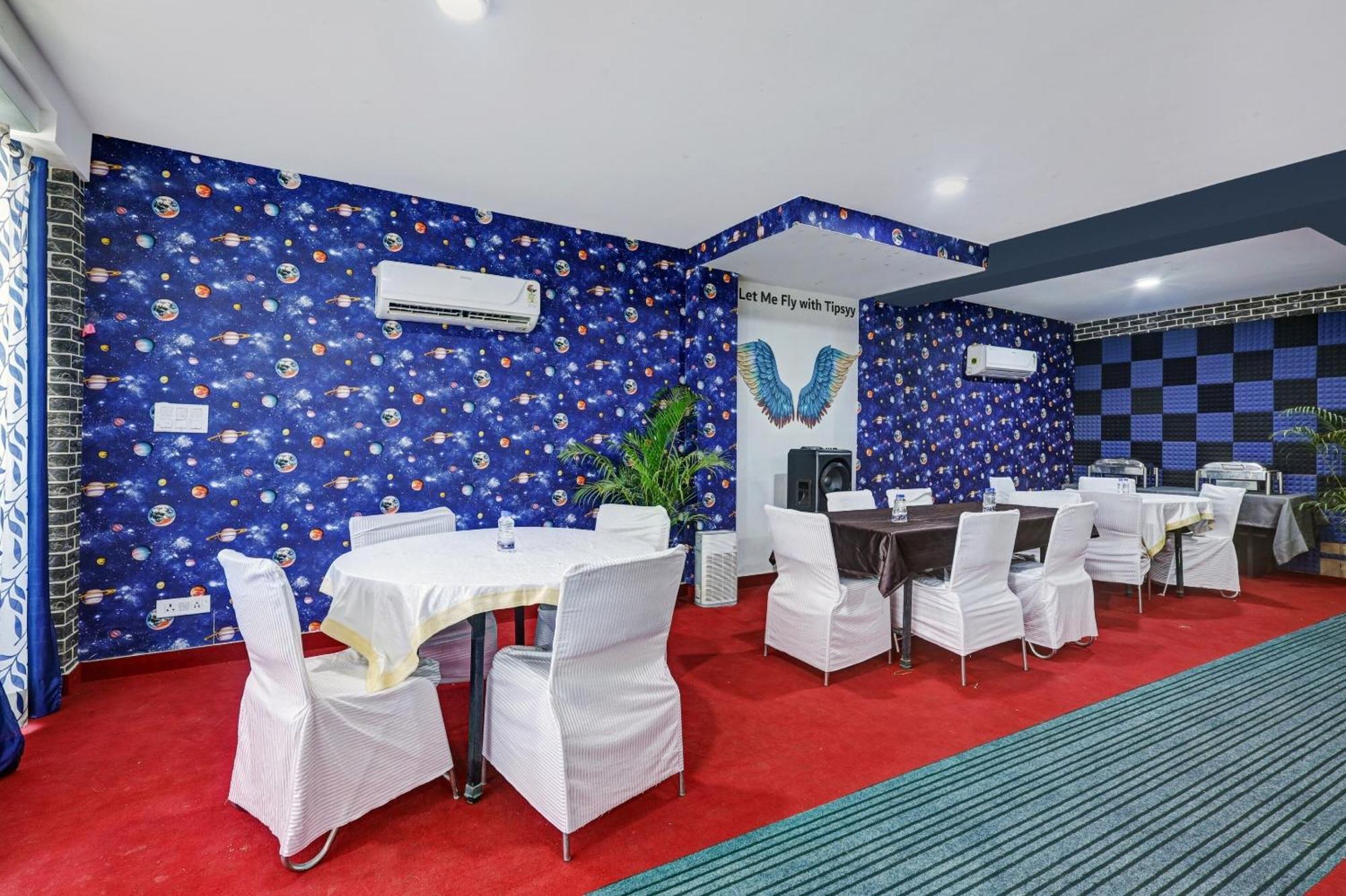 גורגאון Super Townhouse Tipsyy Near Bestech Central Square Mall מראה חיצוני תמונה